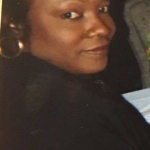 Meet your Posher, Maxine